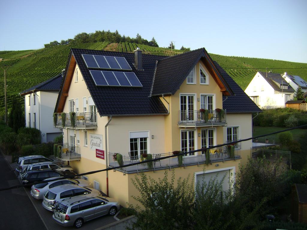 Wein- Und Gaestehaus Genetsch Lieser Exterior photo